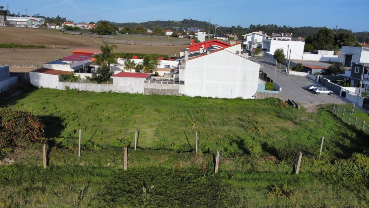 Terreno para Venda em Castêlo da Maia Foto 3