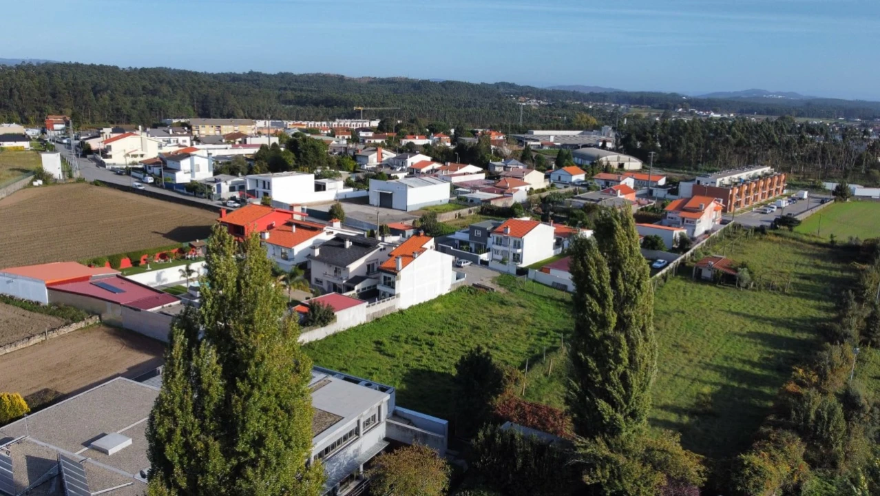 Terreno para Venda em Castêlo da Maia Foto 6