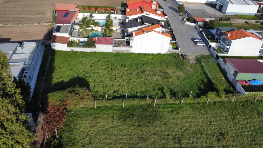 Terreno para Venda em Castêlo da Maia Foto 4