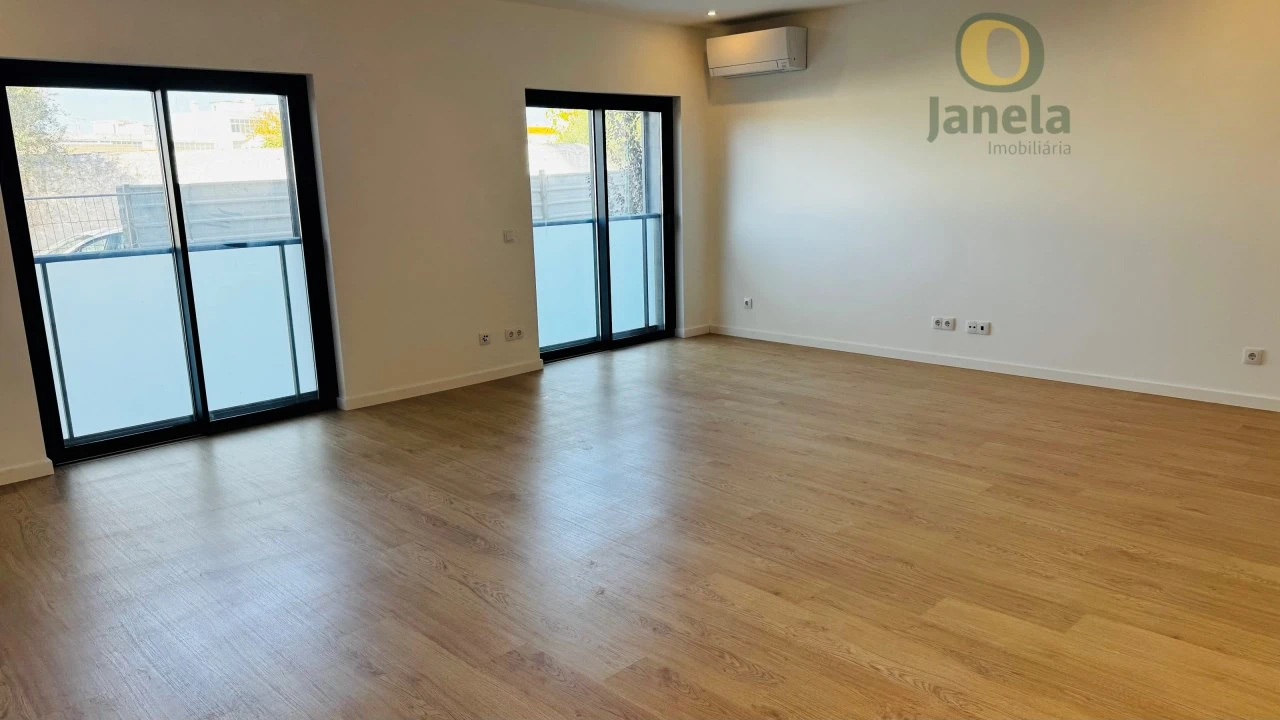 Apartamento T3 para Venda em São Brás de Alportel Foto 2