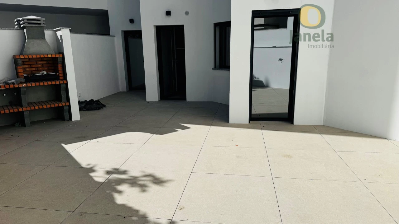 Apartamento T3 para Venda em São Brás de Alportel Foto 1