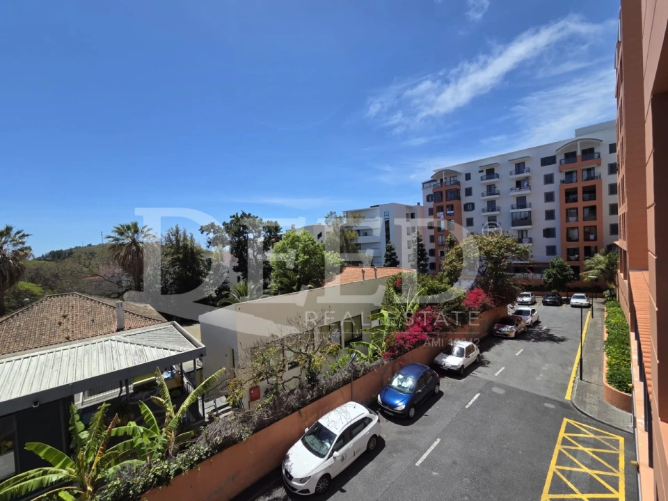 Apartamento T2 para Venda em São Martinho Foto 1