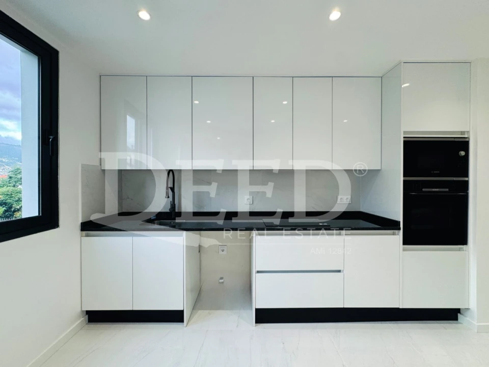 Apartamento T2 para Venda em São Martinho Foto 9
