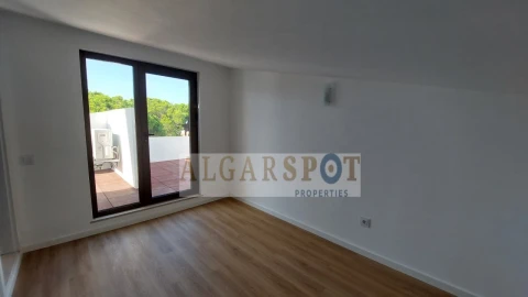 Moradia T3 para Venda em Quarteira