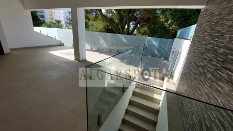 Moradia T3 para Venda em Quarteira