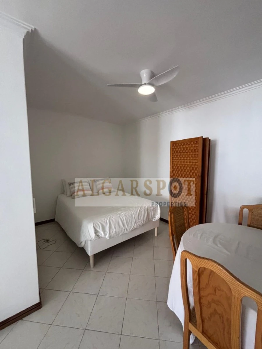 Apartamento T1 para Venda em Quarteira Foto 8