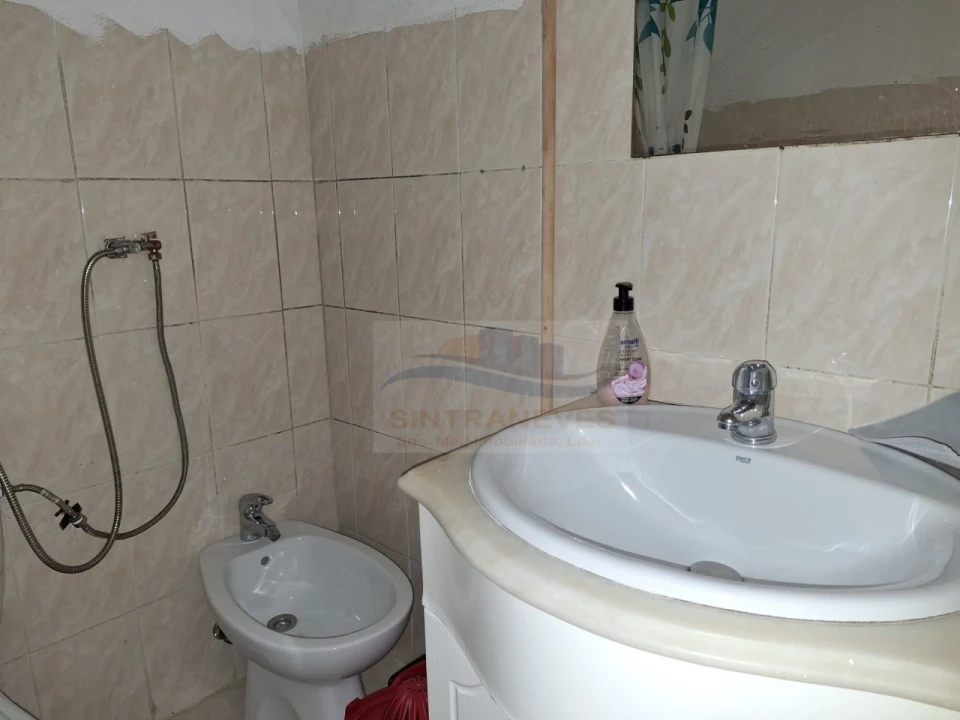 Apartamento T2 para Venda em Venteira Foto 14