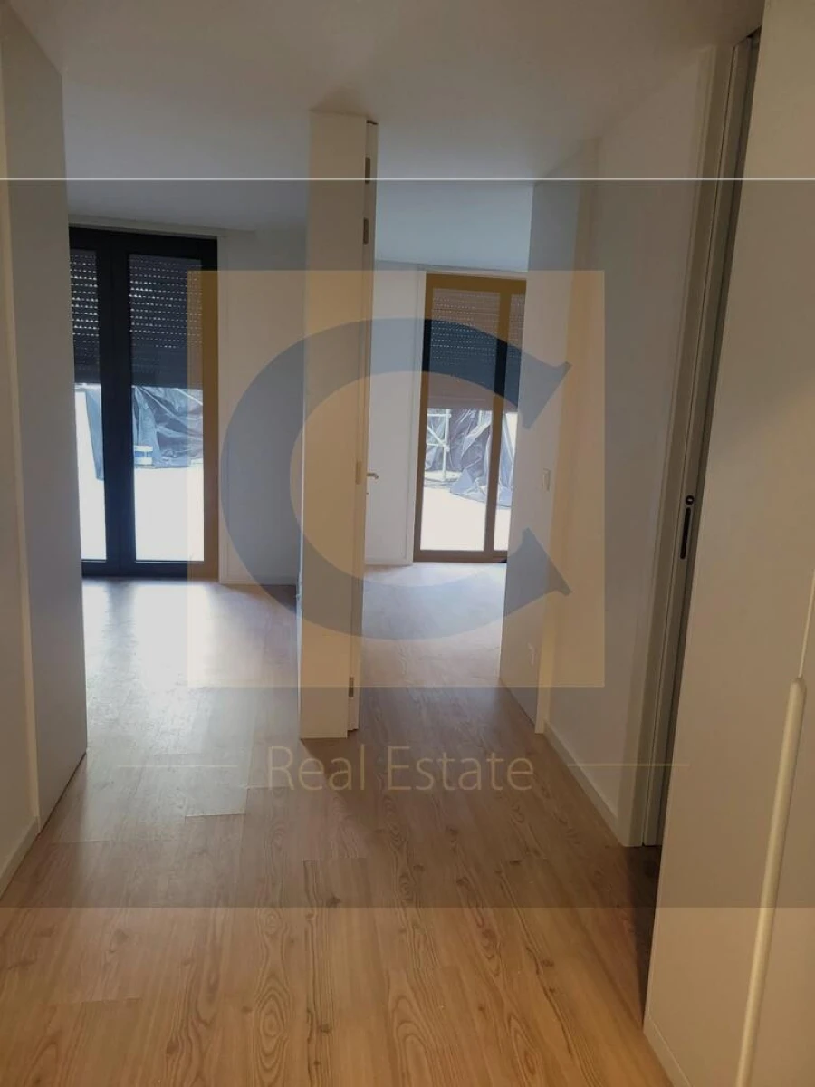 Apartamento T1 para Venda em Paranhos Foto 6