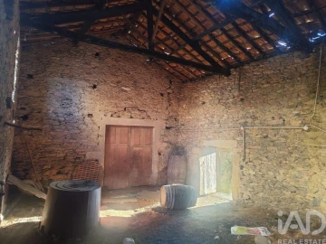 Moradia para Venda em Mogadouro, Valverde, Vale de Porco e Vilar de Rei