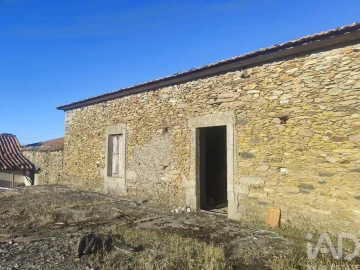 Moradia para Venda em Mogadouro, Valverde, Vale de Porco e Vilar de Rei