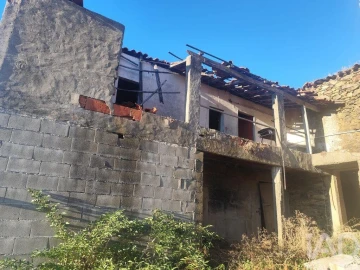 Moradia para Venda em Mogadouro, Valverde, Vale de Porco e Vilar de Rei