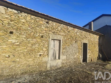 Moradia para Venda em Mogadouro, Valverde, Vale de Porco e Vilar de Rei