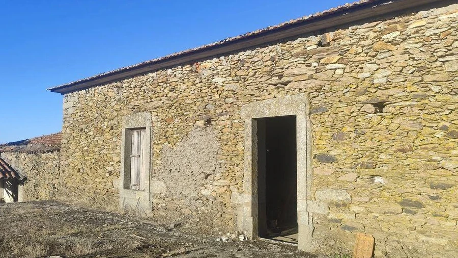 Moradia para Venda em Mogadouro, Valverde, Vale de Porco e Vilar de Rei