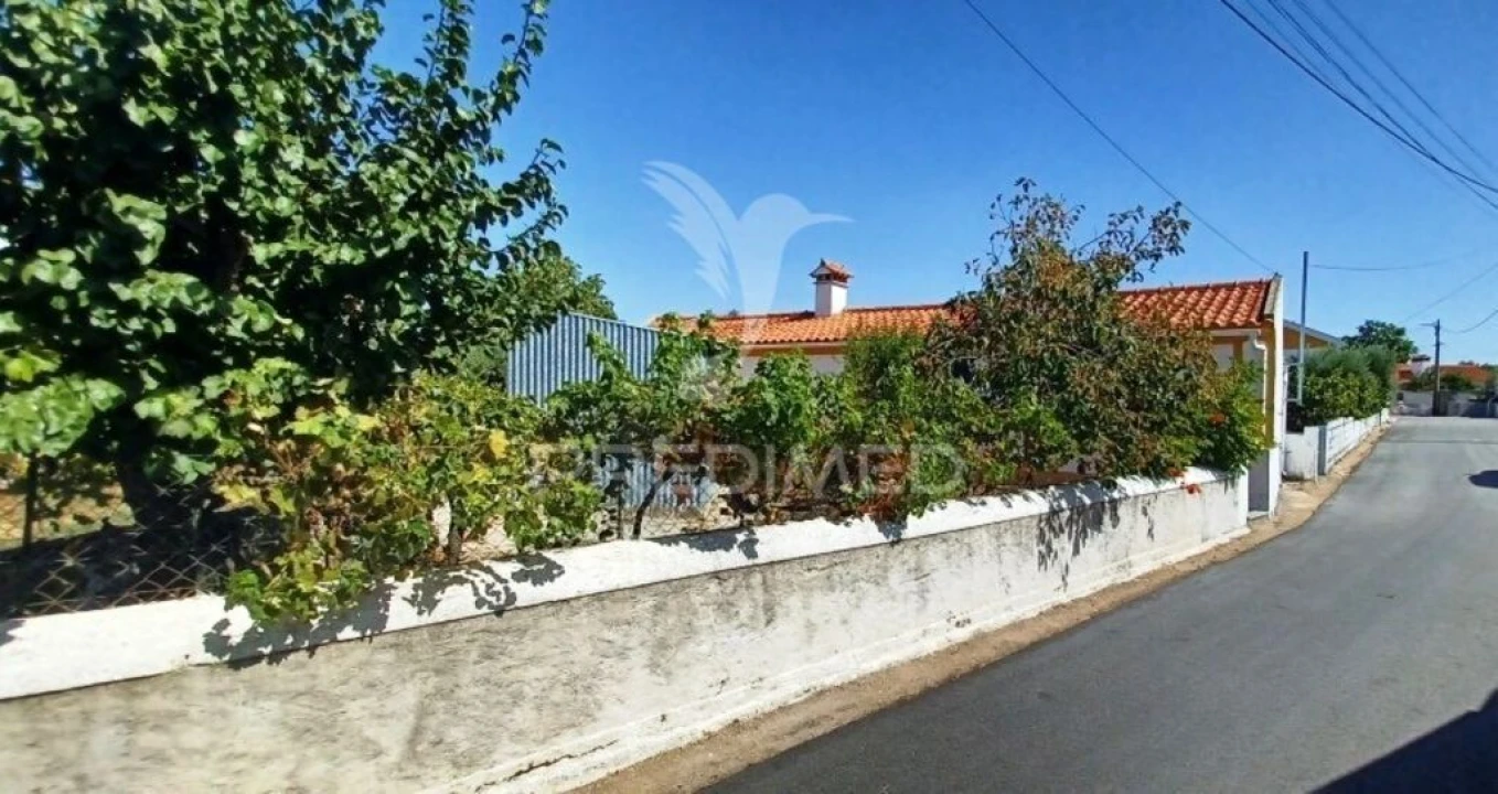 Moradia T1 para Venda em Urra Foto 6