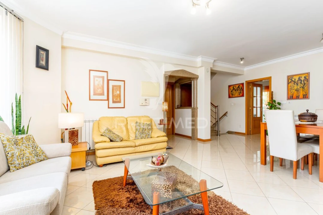 Moradia T4 para Venda em Charneca de Caparica e Sobreda Foto 11