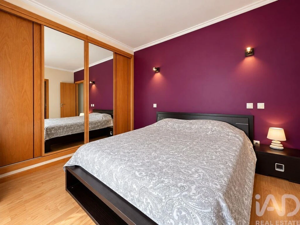 Apartamento T2 para Venda em Quelfes Foto 16
