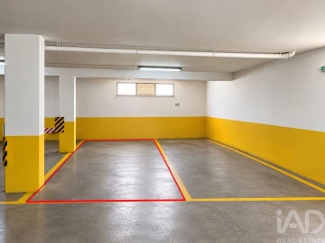 Apartamento T2 para Venda em Quelfes