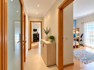Apartamento T2 para Venda em Quelfes