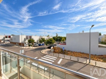 Apartamento T2 para Venda em Quelfes