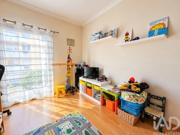 Apartamento T2 para Venda em Quelfes