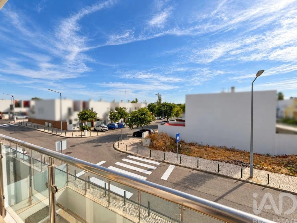 Apartamento T2 para Venda em Quelfes Foto 20
