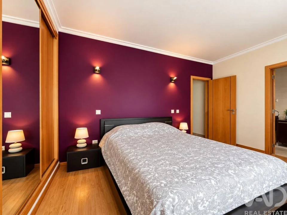 Apartamento T2 para Venda em Quelfes Foto 17
