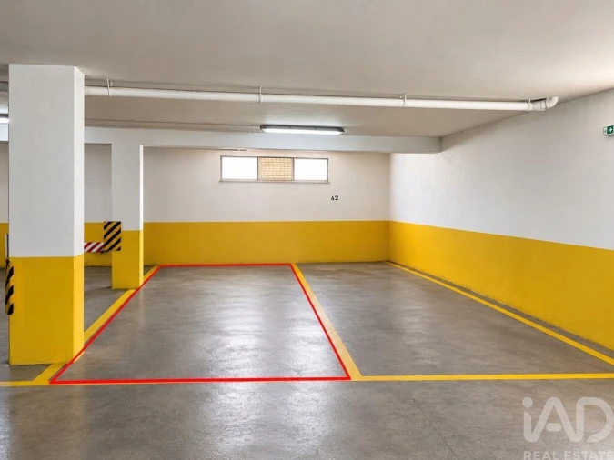 Apartamento T2 para Venda em Quelfes Foto 24