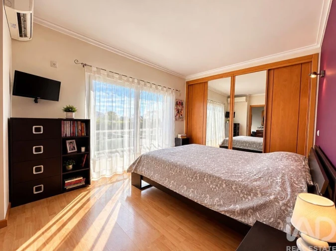 Apartamento T2 para Venda em Quelfes Foto 15