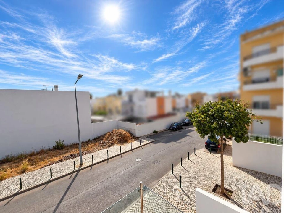 Apartamento T2 para Venda em Quelfes Foto 21