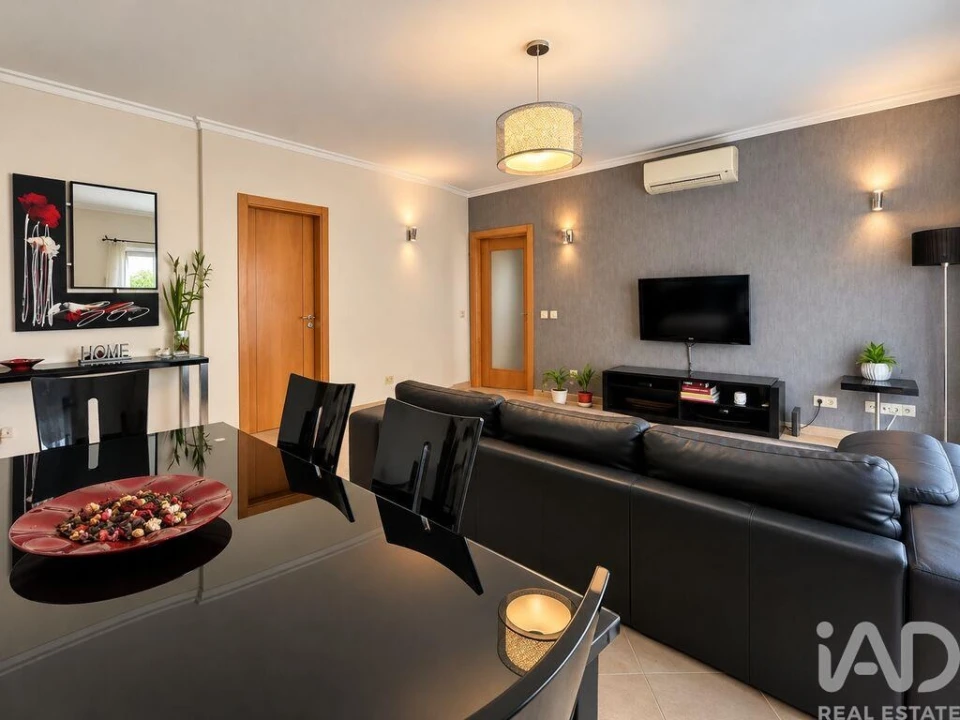 Apartamento T2 para Venda em Quelfes Foto 1