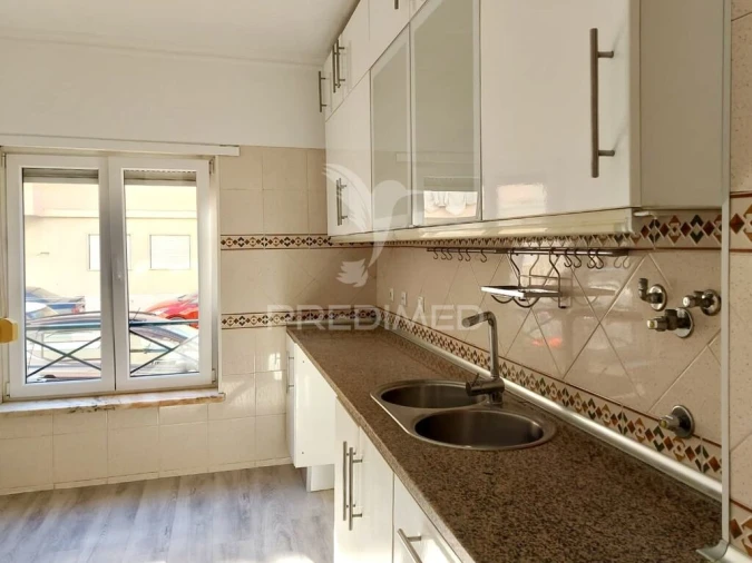 Apartamento T3 para Venda em Quinta do Conde Foto 16