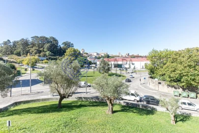 Apartamento T1 para Arrendamento em Oliveira do Douro