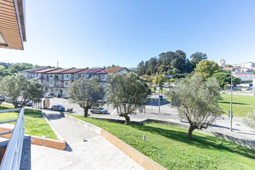 Apartamento T1 para Arrendamento em Oliveira do Douro Foto 22