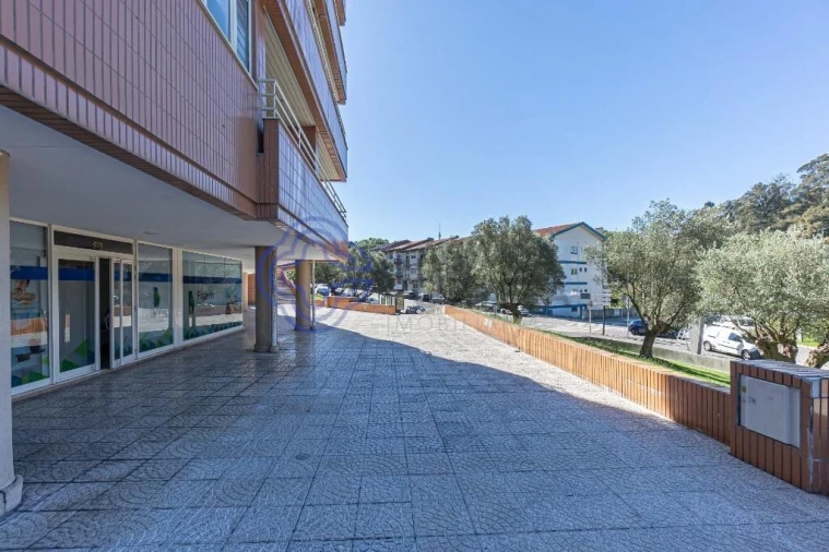 Apartamento T1 para Arrendamento em Oliveira do Douro Foto 38