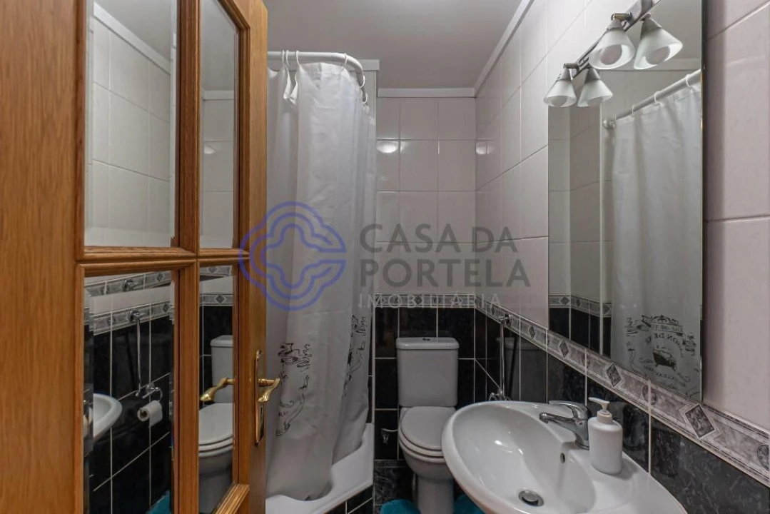 Apartamento T1 para Arrendamento em Oliveira do Douro Foto 24