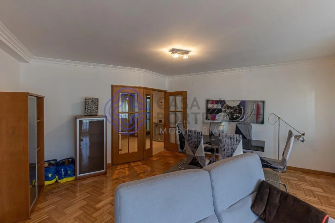 Apartamento T1 para Arrendamento em Oliveira do Douro Foto 16