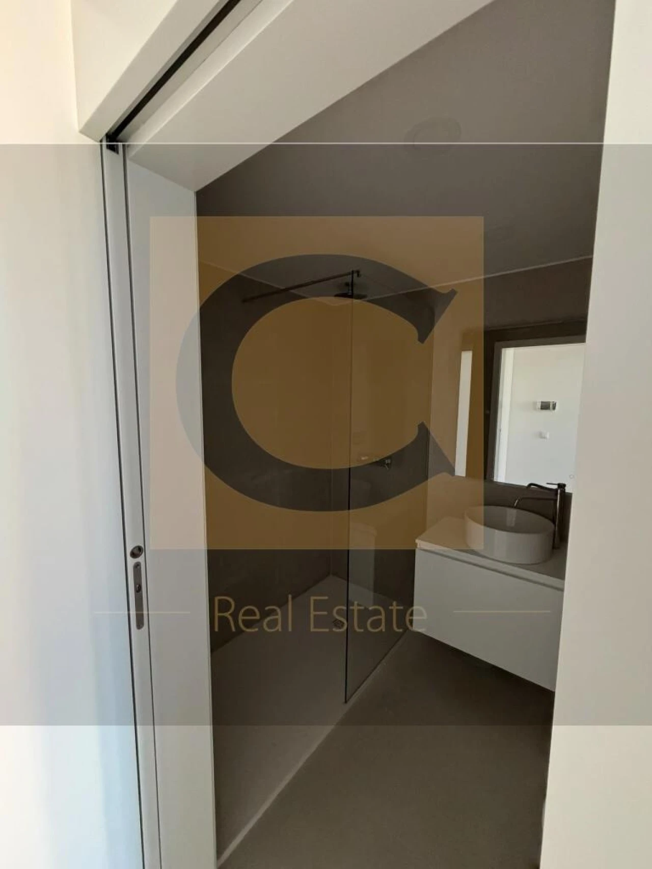 Apartamento T1 para Venda em Paranhos Foto 8