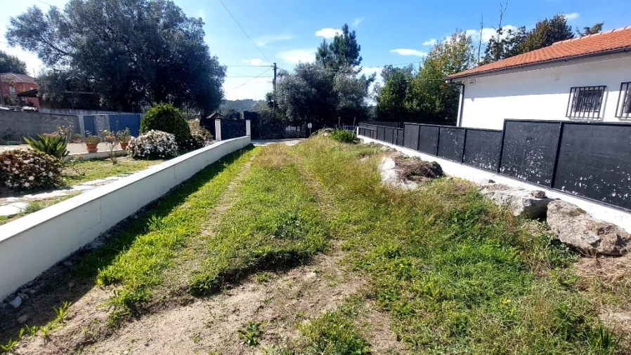 Terreno para Venda em Santa Lucrécia de Algeriz e Navarra Foto 3