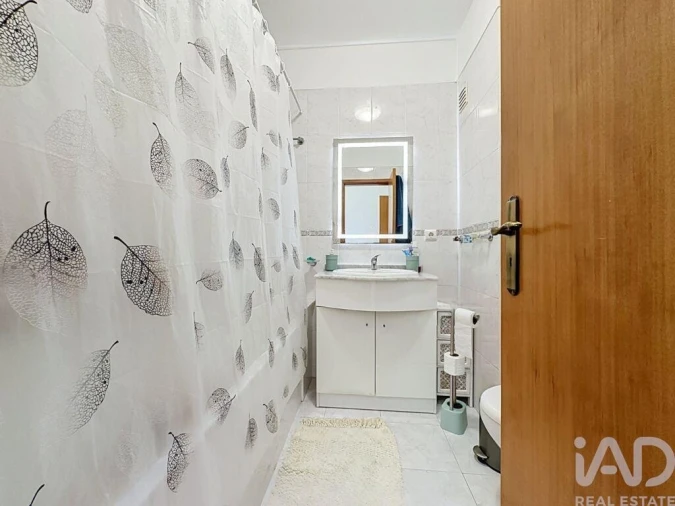 Apartamento T2 para Venda em Caniço Foto 5