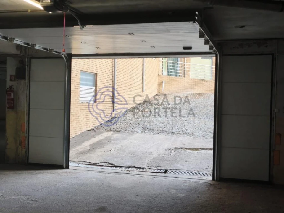 Garagem para Arrendamento em Cete Foto 6
