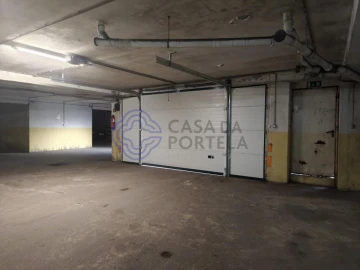 Garagem para Arrendamento em Cete