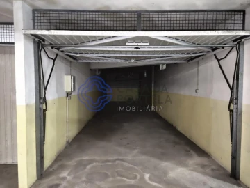 Garagem para Arrendamento em Cete