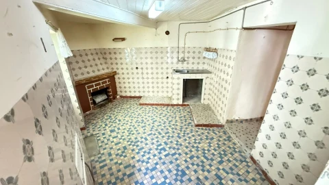 Prédio para Venda em Cortes do Meio