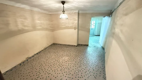 Prédio para Venda em Cortes do Meio