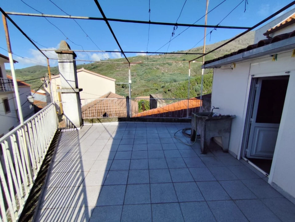 Prédio para Venda em Cortes do Meio Foto 2