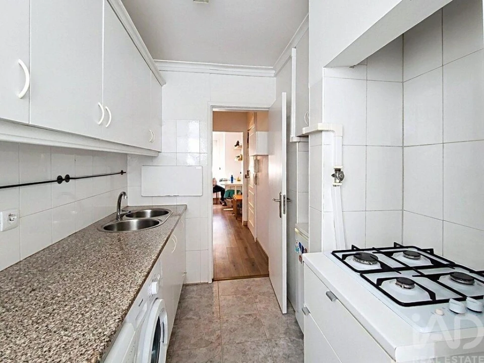 Apartamento T1 para Arrendamento em Alcantara Foto 4