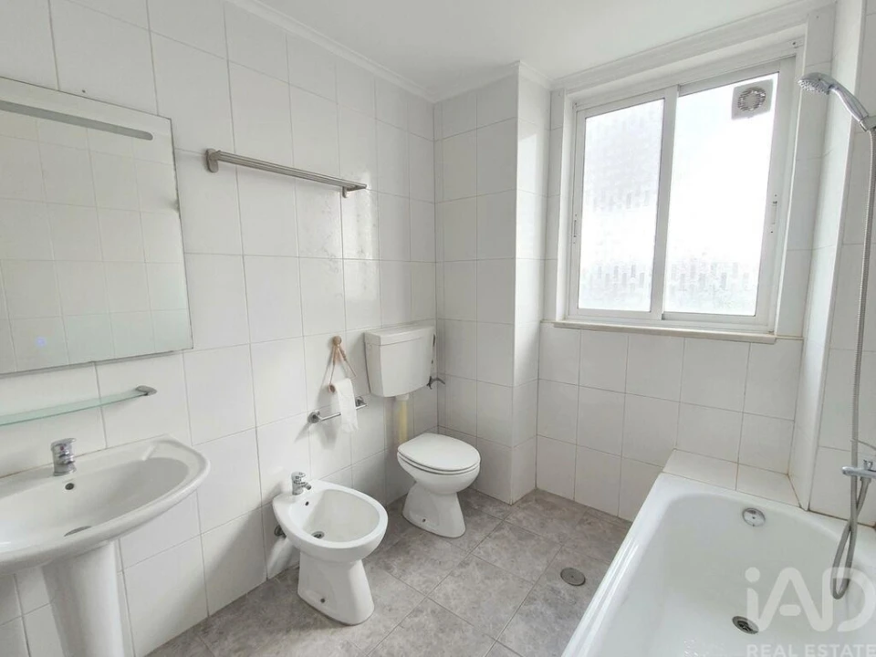Apartamento T1 para Arrendamento em Alcantara Foto 10