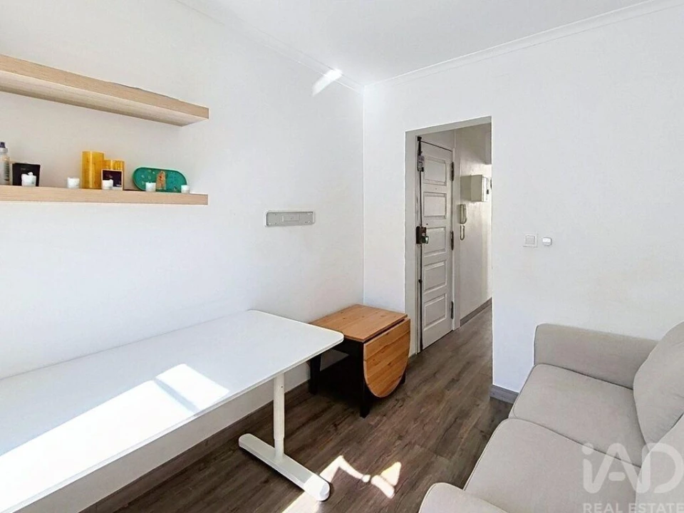 Apartamento T1 para Arrendamento em Alcantara Foto 1