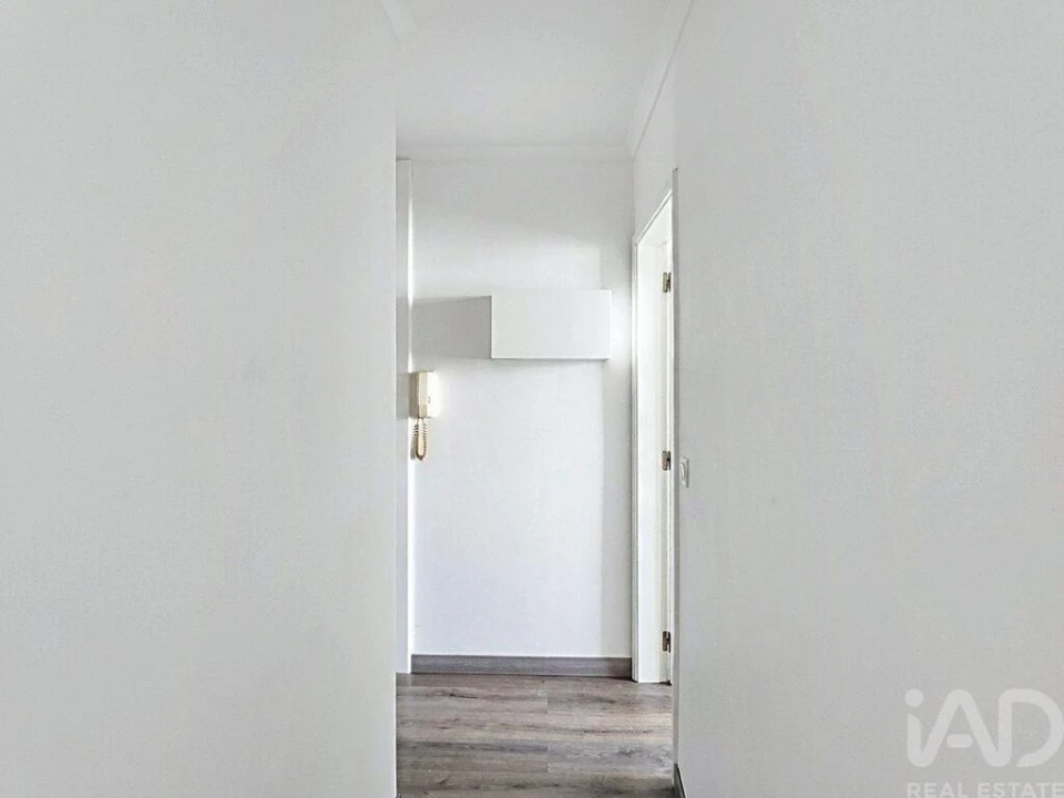 Apartamento T1 para Arrendamento em Alcantara Foto 5