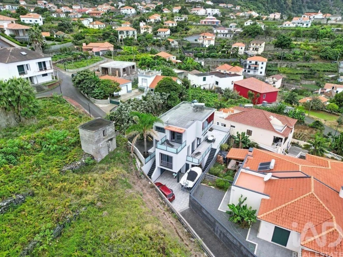 Moradia T4 para Venda em Ponta Delgada Foto 32
